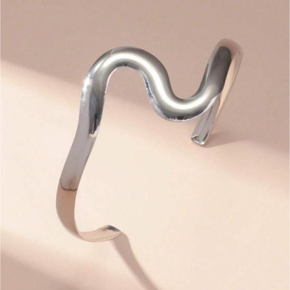 New Snake cuff bracelet
fashion jewelry
zinc alloy - Picture 2 of 2